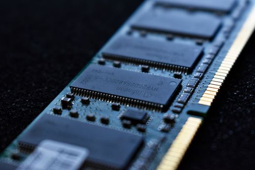 Rozšíření operační paměti (RAM) o 1 GB